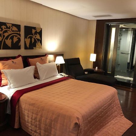 Love Tree Motel Taipei Extérieur photo