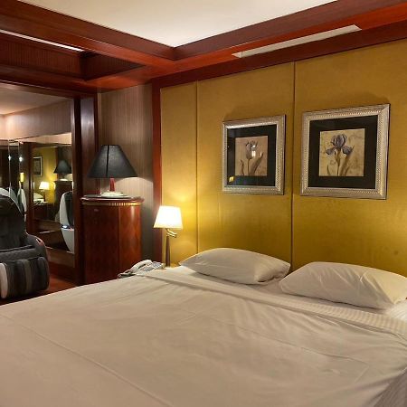 Love Tree Motel Taipei Extérieur photo