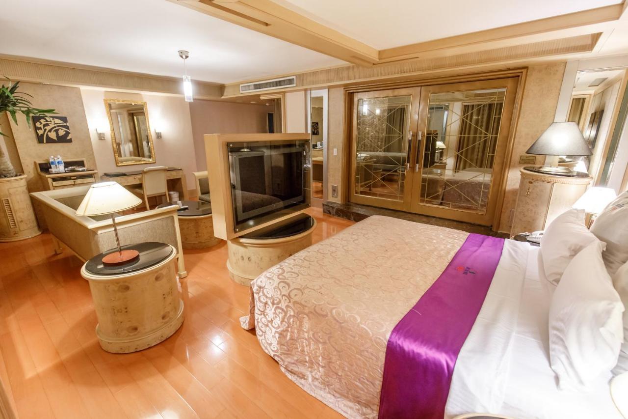 Love Tree Motel Taipei Extérieur photo